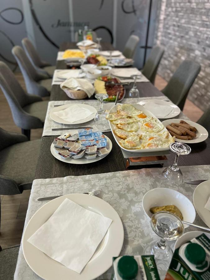 Maestro - Rooms & Restaurant Vukovar Bagian luar foto