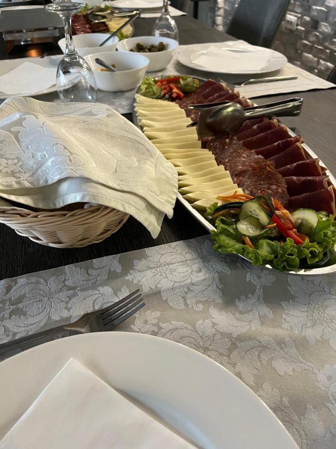 Maestro - Rooms & Restaurant Vukovar Bagian luar foto