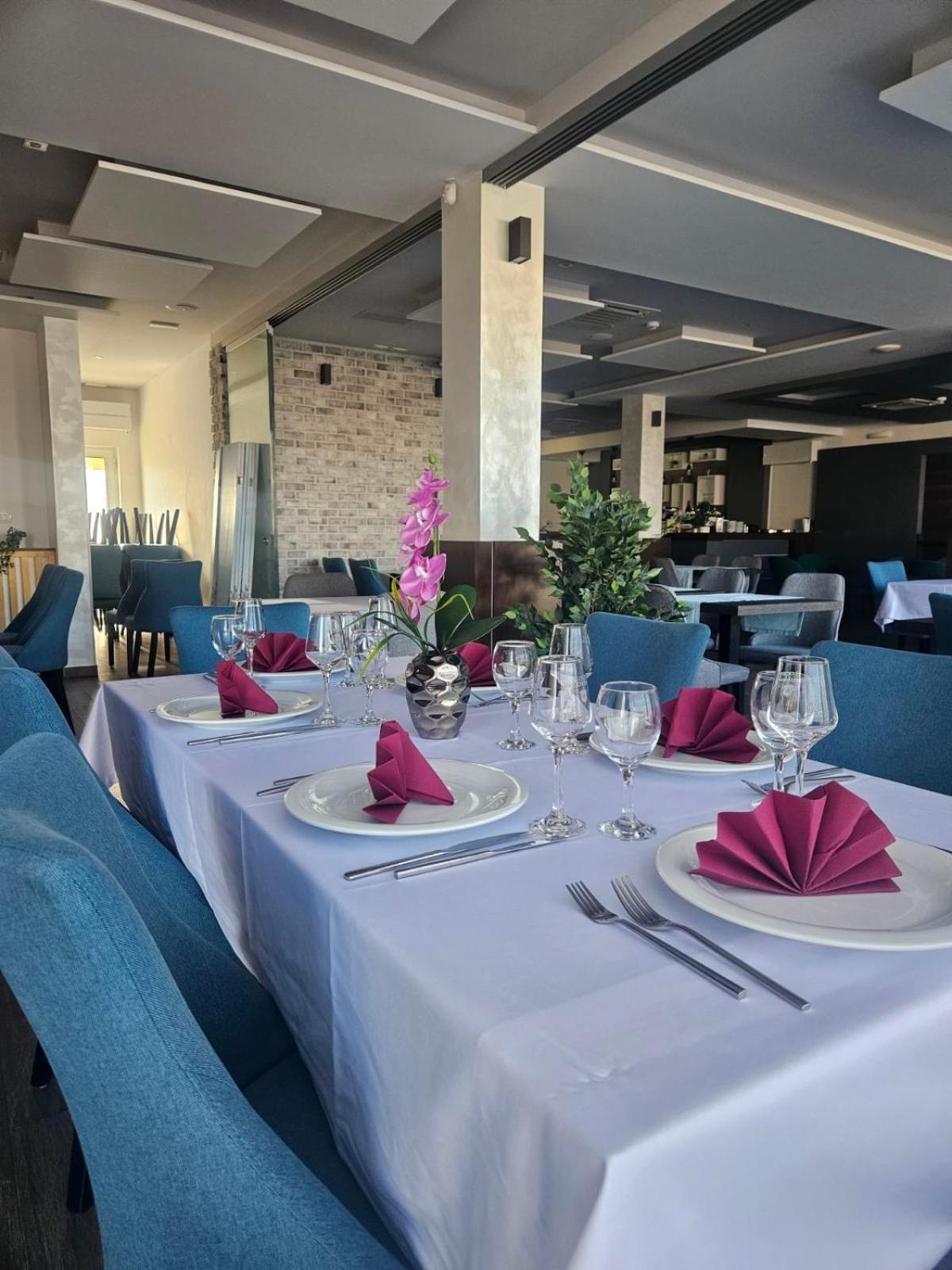 Maestro - Rooms & Restaurant Vukovar Bagian luar foto
